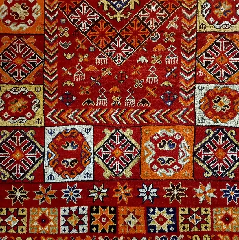 Tapis marocains anciens à la Villa Houda, galerie d'Art au Maroc